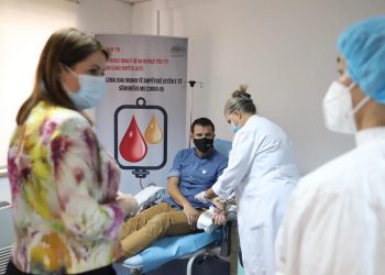 Veliaj dhuron plazmën për të infektuarit me COVID, Manastirliu: Po trajtohen 16 pacientët e parë