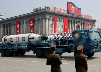 “Kim Jong-un, me raketa që mund të arrijnë Amerikën”
