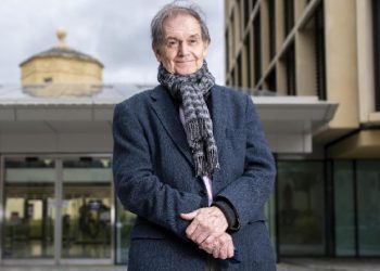 Deklarata shokuese e fituesit të Nobelit në Fizikë: Një tjetër univers ekzistonte para universit tonë, provat gjenden tek…