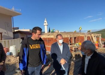 Rindërtimi/ Veliaj inauguron 11 shtëpi: Nga një xhep i fshehur, tani vetëm 15 minuta larg