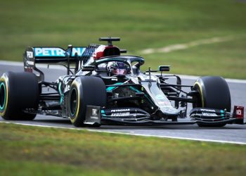 Hamilton triumfon në Gjermani dhe barazon rekordin e Schumacher