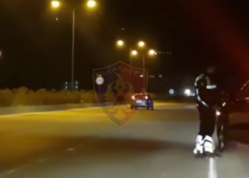Arrestohen 4 shoferë dhe pezullohen 20 patenta në Tiranë, Policia me ‘dorë të hekurt’ gjatë mesnatës