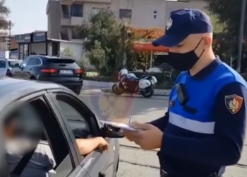 Thyen rregullat anti-Covid, Policia me ‘dorë të hekurt’: Gjobiten 621 qytetarë për mos mbajtjen e maskës