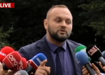 Tentoi të qëllonte Gjiknurin, Valteri vijon fyerjet: Më kërcënoi në telefon, Rama ta tërheq këtë qen bir qeni