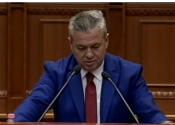 Murrizi kundër qeverisë: Shqiptarët nuk e hanë më mashtrimin, keni filluar fushatën me të njëjtin avaz