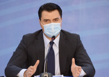 Basha zbaton vendimin qeverisë për mbajtjen e maskës: Rama të zbatojë planin tonë, janë masat e duhura kundër krizës