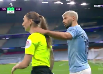 Video/ ‘Plasin’ polemikat në Angli, Aguero nervozohet me gjyqtaren dhe e kap nga qafa