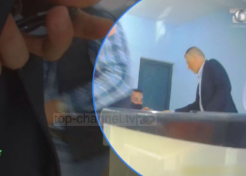 Si u mbushën kutitë në zgjedhjet e PD-së? Gazetari i “Fiks Fare” hiqet si student dhe voton disa herë, pa kartë anëtarësie
