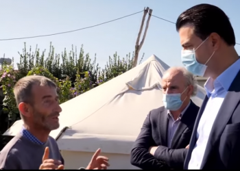 Tërmeti i prishi shtëpinë, kryefamiljari-Bashës: Vajzës së sëmurë ia kam marrë ilaçet me para borxh