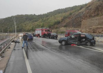 Aksident i rëndë në Pogradec, dy të plagosurit nisen me urgjencë drejt spitalit
