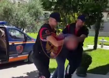 Merrte kodet në telefonat e qytetarëve e më pas komunikonte përmes aplikacioneve/ “Hija” prangos në Tiranë një shtetas të huaj