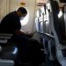 Rreziku nga COVID-19/ Më i vogël në aeroplan sesa në zyrë