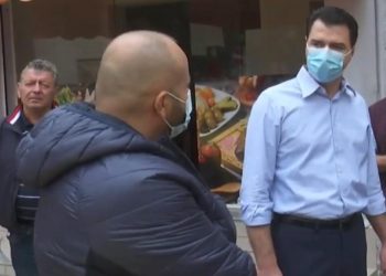 Basha nuk i ka mirë punët me numrat, e korrigjon taksisti: Nuk janë aq taksi o Kryetar