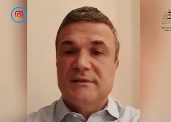 Video/ Përse ndryshoi mendimi për dobinë e maskave? Eksperti i shëndetit publik shpjegon efikasitetin e tyre