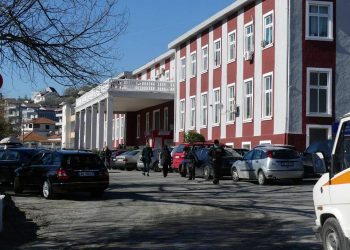 Infektohet me COVID Anjeza Dajlani/ Mjekja e vetme infeksioniste në qendrën spitalore në Elbasan, pozitive edhe 3 infermiere