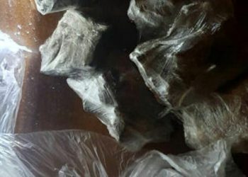 Heroinë nën dyshek/ I riu shqiptar pranga pasi doli nga bari
