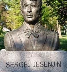 Si sot, më 3 tetor, lindi Esenin dhe vdiq Shën Françesku