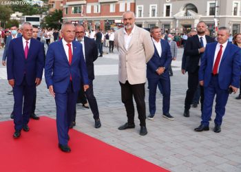 Ilir Meta shkon më tej, kërkon dorëheqjen e Ramës