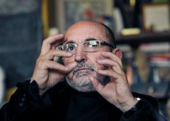 Të paktën nuk është bandë, Fatos…