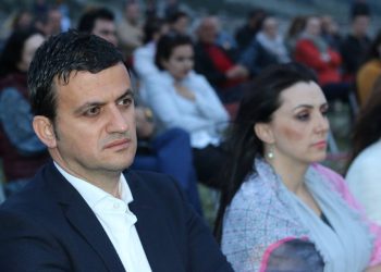 I infektuar me Covid? Reagon kreu i Bashkisë Gjirokastër: Kam simptoma, por po pres përgjigjen e tamponit