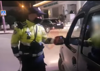 Shtohen ndëshkimet për maskat / Gjobiten 769 persona, 22 të tjerë shoqërohen për tubim të paligjshëm
