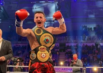 Video/ Boksieri shqiptar shpallet kampion bote në IBO dhe WBA, ja nokauti që i dha fitoren