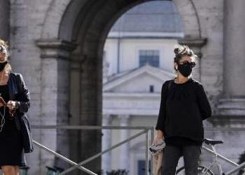 COVID në Itali/ 297 persona humbin jetën dhe mbi 31 mijë të infektuar në 24 orët e fundit