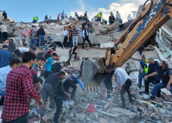 Tërmeti në Turqi/ Një grua nxirret e gjallë nga rrënojat, konfirmohen 4 viktima