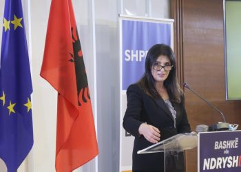 “Fjalimi i Jozefina Topallit dhe femnat e atij krahu politik”