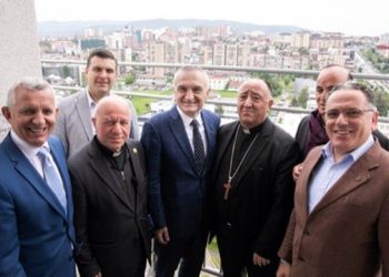 Këshilltari i presidentit Meta preket me COVID-19: Nuk është e lehtë përballja me të, virusi një armik i pabesë