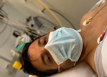 I infektuar me COVID-19, këngëtari shqiptar publikon foton nga spitali: Kurrë se kam besuar këtë virus, kujdesuni për familjen