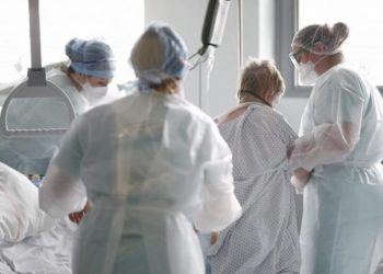 COVID-19/ Ekspertët francezë: Valë brutale e virusit!