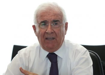 Ndarja e detit në Hagë, Krisafi: Greqia dhe Shqipëria në kushte të barabarta, politika do të lajë duart