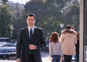 A ekziston e djathta në politikën shqiptare?