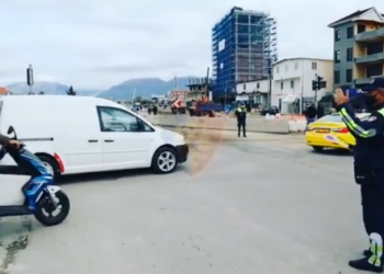 Punimet tek rrethrrotullimi “Shqiponja”, Policia zbret në terren: Përdorni rrugë alternative