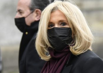 U takua me një person të infektuar me Covid-19, izolohet Zonja e Parë e Francës