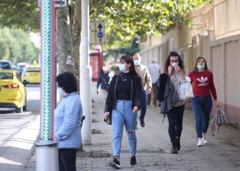 Mbajtja e maskës me detyrim, Rama falenderon qytetarët: Super reagim! Më mirë ky taksirat se sa mbyllja prapë në shtëpi