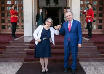 Meta në delir pas takimit me ambasadoren e Francës: Shqipëria ende larg përmbushjes së kushteve për në BE