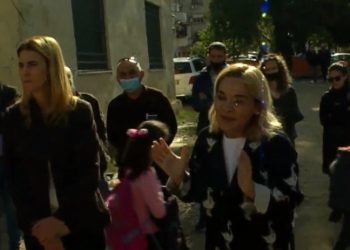 Kryemadhi thirrje banorëve që iu janë prishur shtëpitë nga tërmeti: Mos dilni nga banesat pa kontratë me shtetin