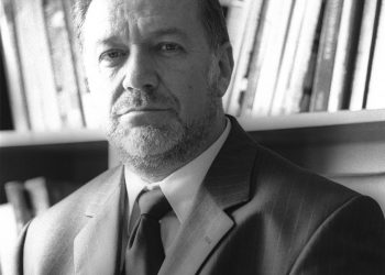 Ylli Pango reagon për pasaportën shqiptare të gruas së tij ruse: S’të lënë shtazët e egra të gëzosh!!