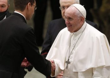 Rastet me COVID-19 shtohen edhe në Vatikan, vendin më pak të prekur në Europë