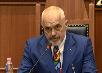 Hajdari bllokoi foltoren/ Rama: Sjellje që nuk ka lidhje me një nënë, shembulli më i keq për edukatën