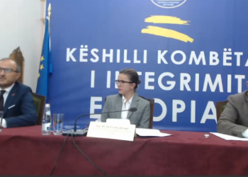 Nga drejtësia tek liria e fjalës, Soreca zbulon raportin e KE: Kodi Zgjedhor kusht i arritur, keqardhje që nuk pati kompromis