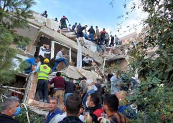 Tërmeti në Turqi/ 25 viktima dhe mbi 800 të plagosur, autoritetet shpëtojnë nga rrënojat 100 persona