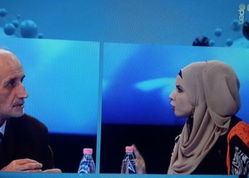 Avokatja nxehet nga kritikat për vrasjen e mësuesit në Francë: Krimi është pasoja, mësuesi nxiti urrejtje fetare