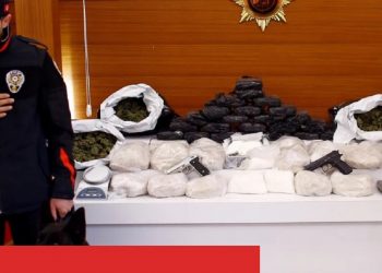 Kapen 220 kg kokainë në rrugën ballkanike, e fshehur mes pakove të letrave në anije