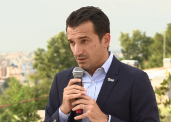 “Premtoi harakiri te Unaza”, Veliaj-Bashës: Pse e le protestën? A more një makinë 130 mijë euro?