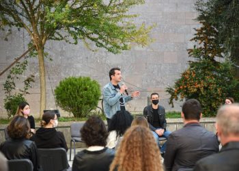 Veliaj ironizon PD: As demokratët nuk e diskutojnë më rikthimin e tretë të Berishës, ndaj kanë krijuar 5 parti të tjera