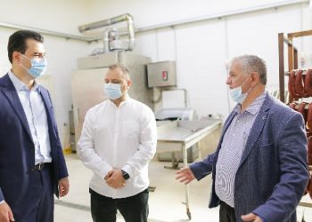 Basha vendos maskën dhe nis sulmet ndaj qeverisë: Po ndajnë paratë me oligarkët, s’kanë plan për të ndihmuar qytetarët