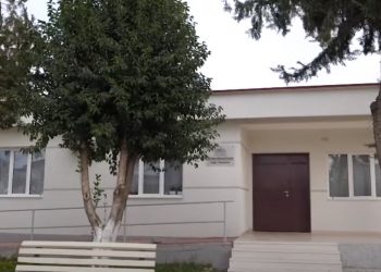 Elbasan/Sulmi me gurë ndaj qendrës shëndetësore çon 1 person në pranga